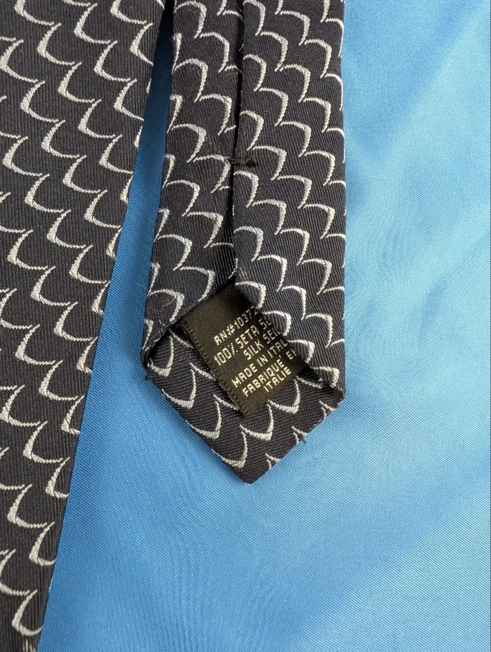 Armani Collezioni Navy and Silver Geometric Silk Tie